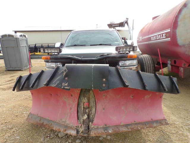Image of Chevrolet 2500HD equipment image 2