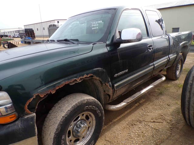 Image of Chevrolet 2500HD equipment image 3