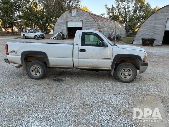 Image of Chevrolet 2500HD equipment image 4