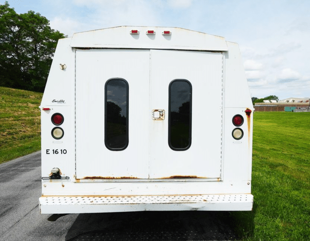 Image of Chevrolet 3500 equipment image 3