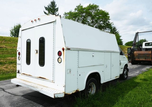 Image of Chevrolet 3500 equipment image 4
