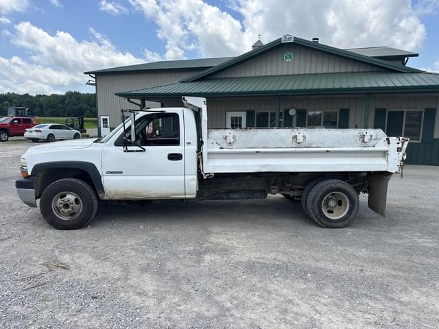 Image of Chevrolet 3500 equipment image 1
