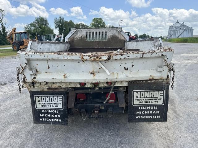 Image of Chevrolet 3500 equipment image 3