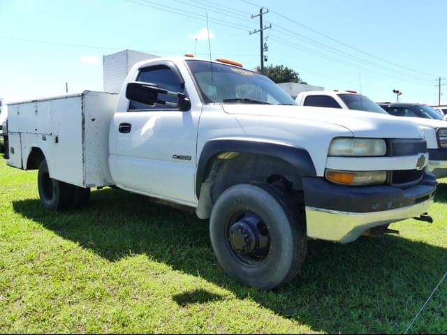 Image of Chevrolet 3500 equipment image 1