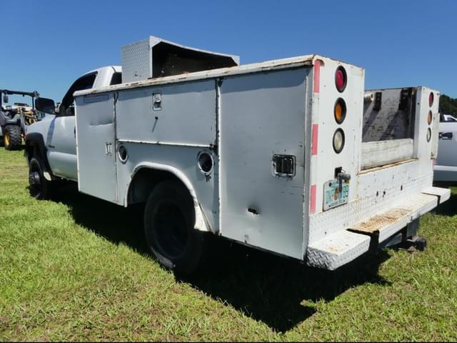 Image of Chevrolet 3500 equipment image 3