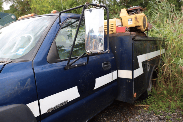 Image of Chevrolet 3500 equipment image 2