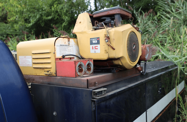 Image of Chevrolet 3500 equipment image 4