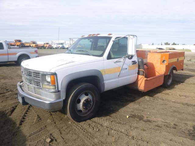 Image of Chevrolet 3500 equipment image 1