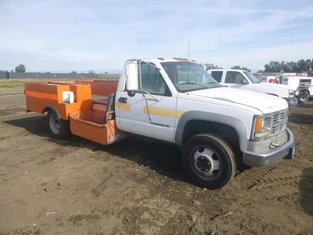 Image of Chevrolet 3500 equipment image 2