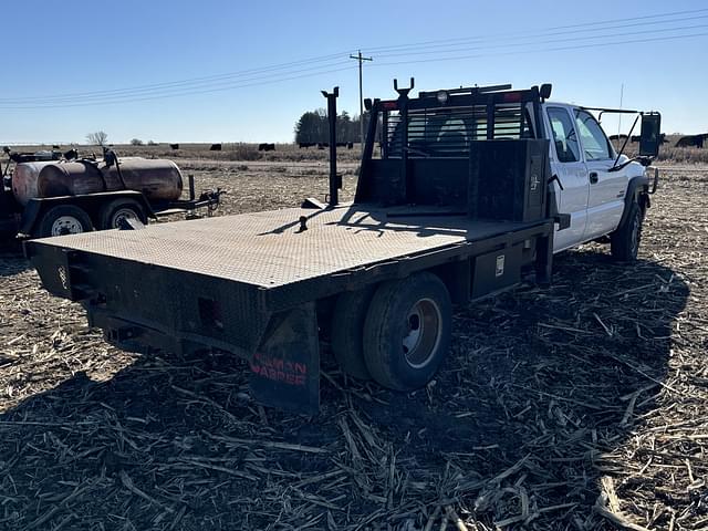 Image of Chevrolet 3500 equipment image 4