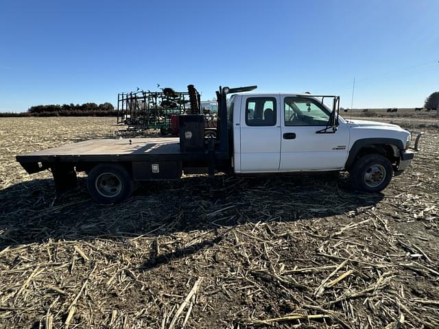 Image of Chevrolet 3500 equipment image 3