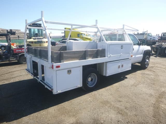 Image of Chevrolet 3500 equipment image 2