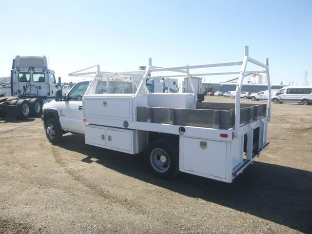 Image of Chevrolet 3500 equipment image 3