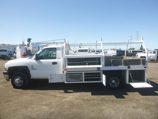 Image of Chevrolet 3500 equipment image 4