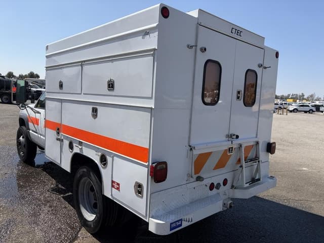 Image of Chevrolet 3500HD equipment image 3