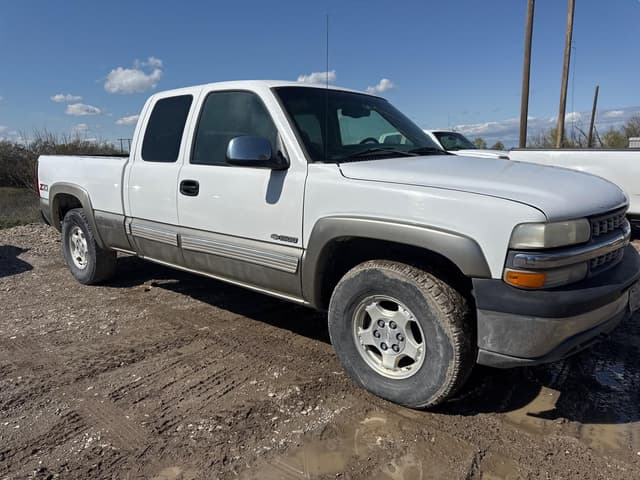 Image of Chevrolet 1500 equipment image 3