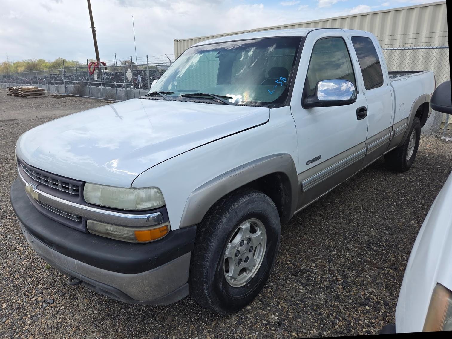 2002 Chevrolet 1500 Equipment Image0