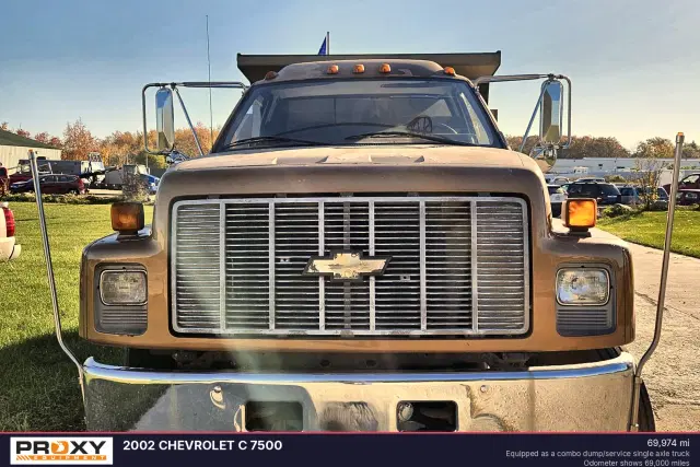 Image of Chevrolet C7500 equipment image 2
