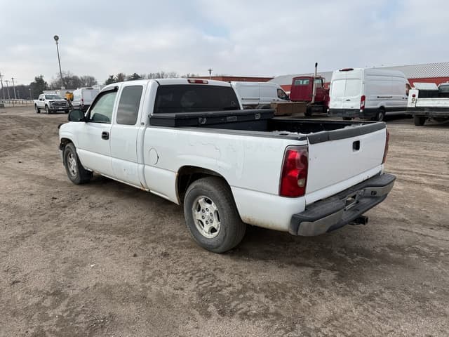 Image of Chevrolet 1500 equipment image 1