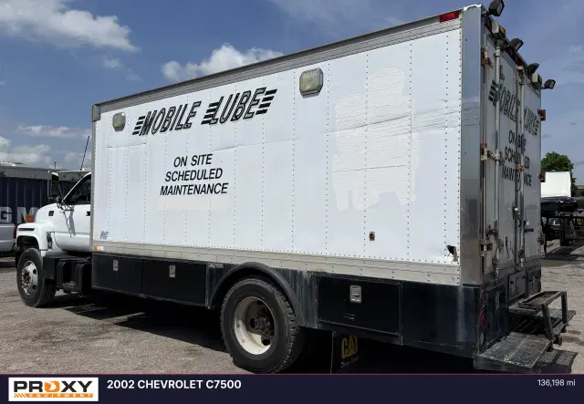 Image of Chevrolet C7500 equipment image 3