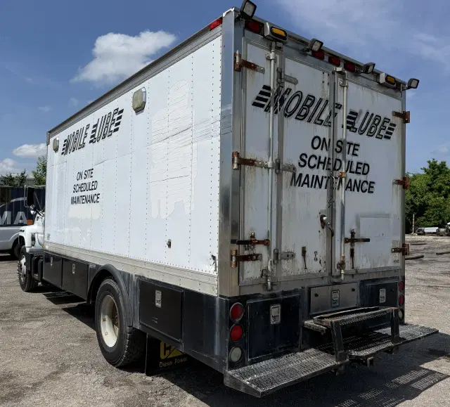 Image of Chevrolet C7500 equipment image 4