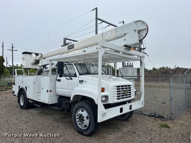 Image of Chevrolet C7500 equipment image 2