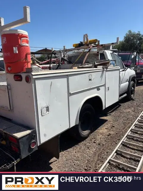 Image of Chevrolet 3500 equipment image 2