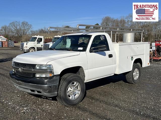 Image of Chevrolet 2500HD equipment image 1