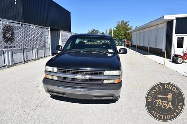 Image of Chevrolet 1500 equipment image 3