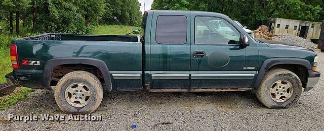 Image of Chevrolet 1500 equipment image 3