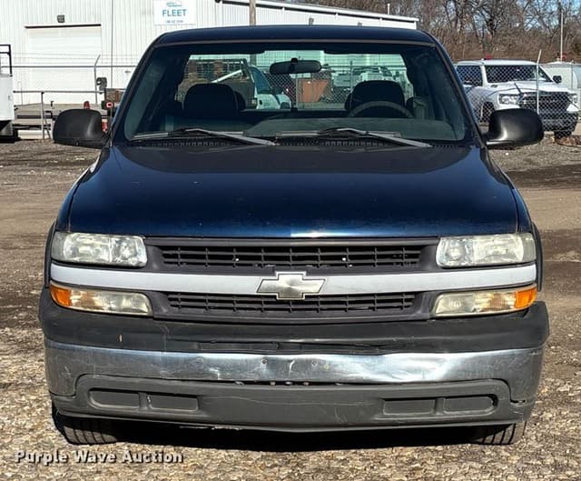 Image of Chevrolet 1500 equipment image 1