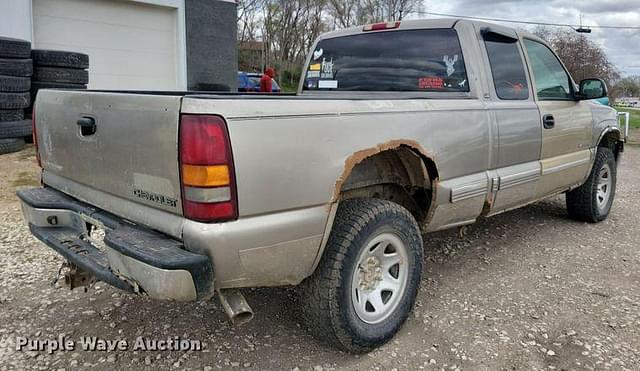 Image of Chevrolet 1500 equipment image 4