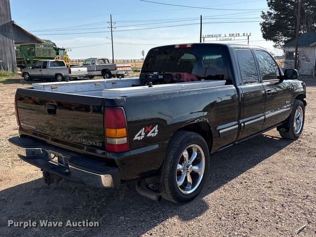 Image of Chevrolet 1500 equipment image 4