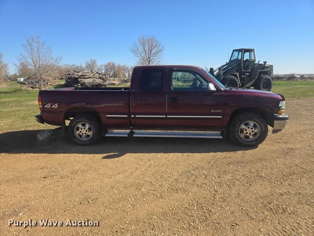 Image of Chevrolet Silverado equipment image 3