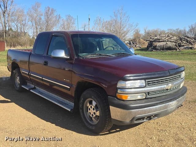 Image of Chevrolet Silverado equipment image 2