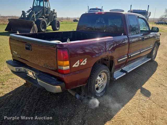 Image of Chevrolet Silverado equipment image 4