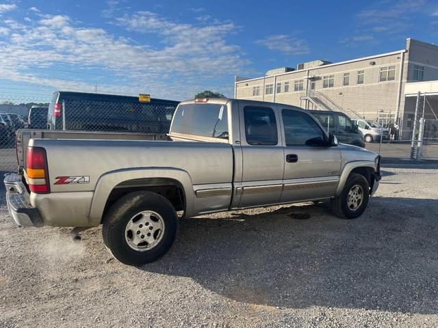 Image of Chevrolet 1500 equipment image 2