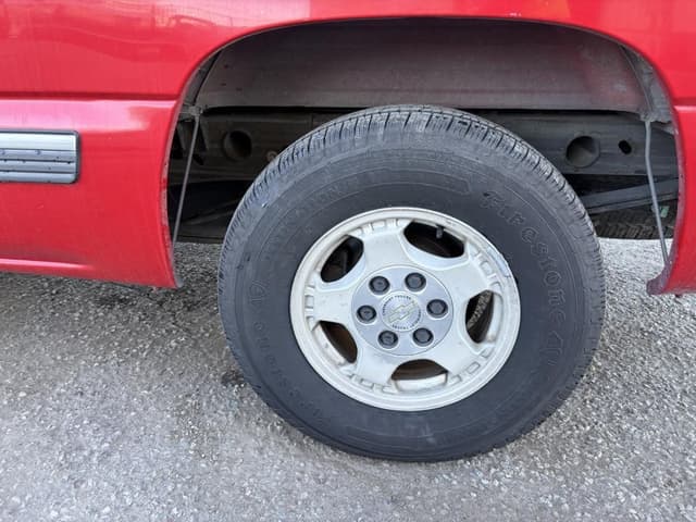 Image of Chevrolet 1500 equipment image 4