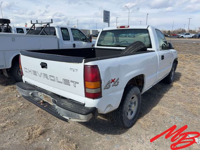 Image of Chevrolet 1500 equipment image 4