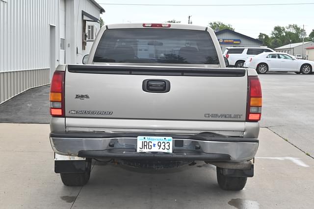 Image of Chevrolet 1500 equipment image 3