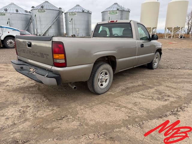 Image of Chevrolet 1500 equipment image 4