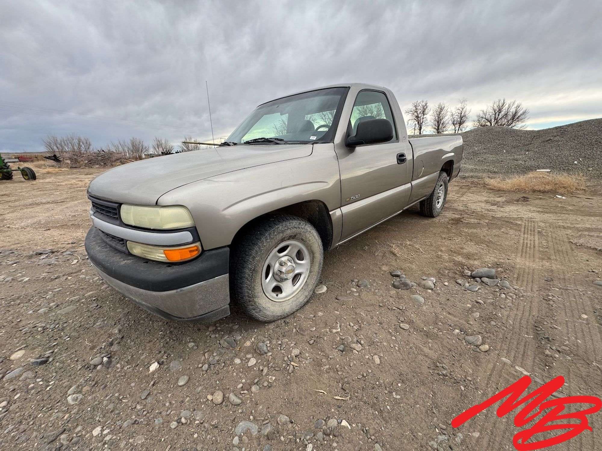 2002 Chevrolet 1500 Equipment Image0