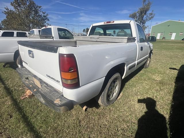 Image of Chevrolet 1500 equipment image 2