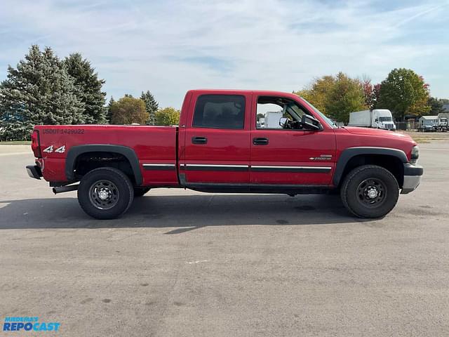 Image of Chevrolet 2500 equipment image 3