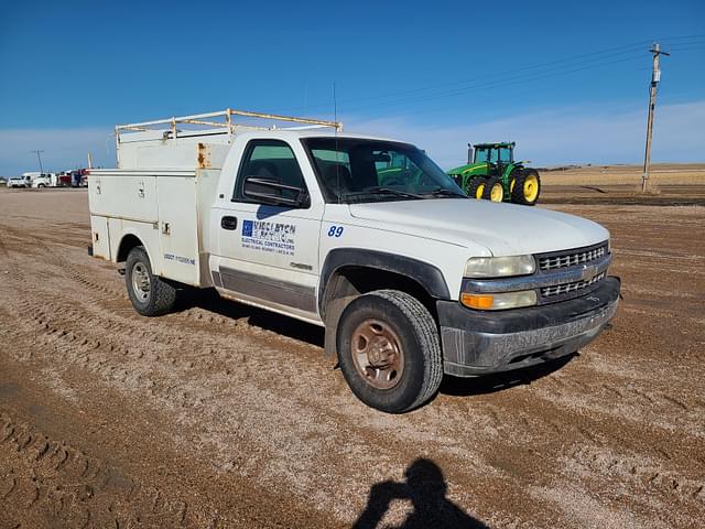 Image of Chevrolet 2500 equipment image 1