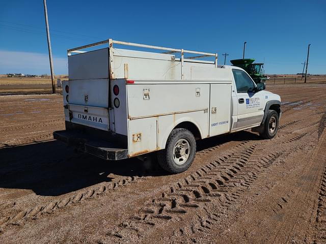 Image of Chevrolet 2500 equipment image 2