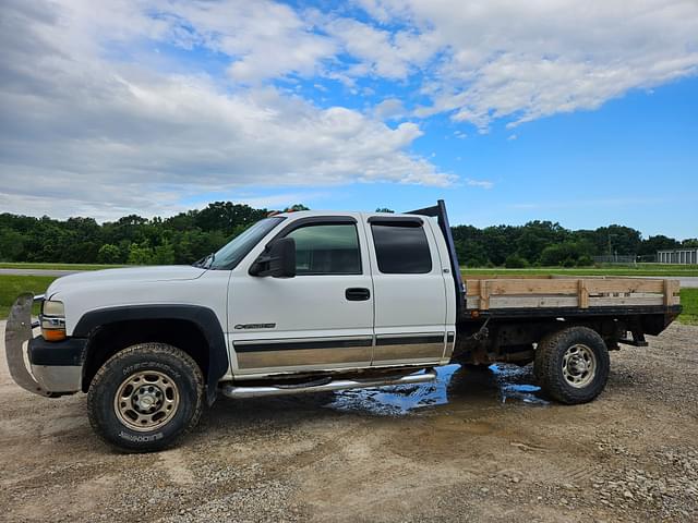 Image of Chevrolet 2500 equipment image 4