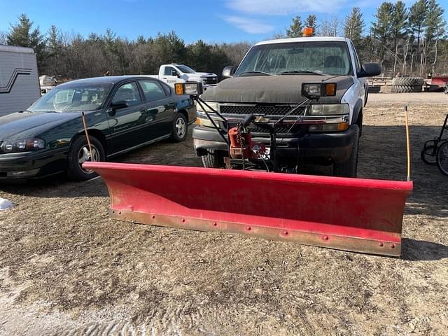 Image of Chevrolet 2500 equipment image 1