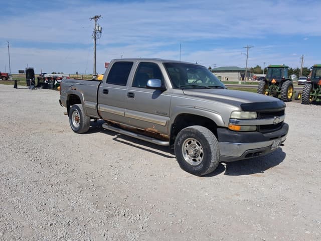 Image of Chevrolet 2500HD equipment image 4