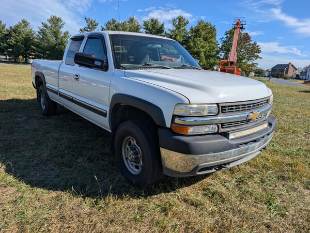 Image of Chevrolet 2500HD equipment image 2